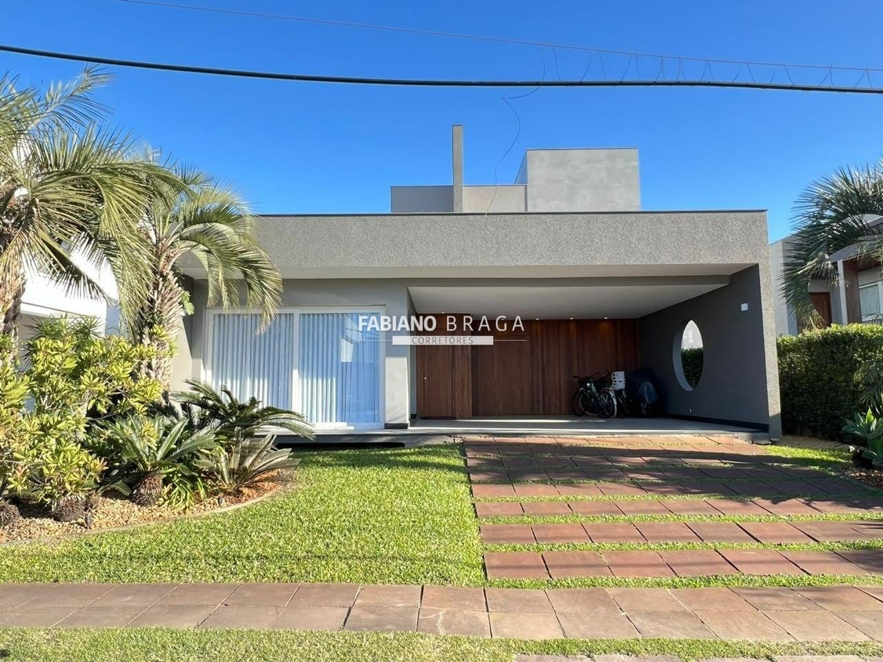Sobrado com 260m², 4 dormitórios, 3 suítes, 2 vagas, Quintas do Lago em Xangri-Lá