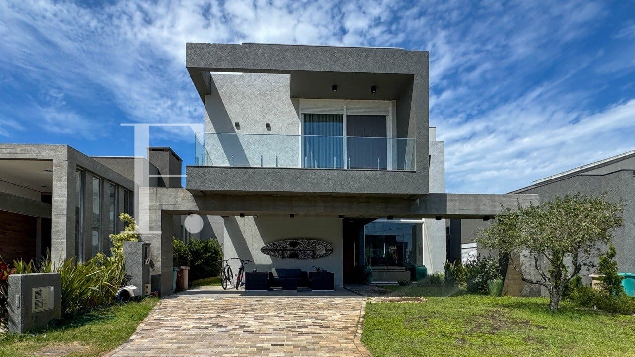 Sobrado com 307m², 4 dormitórios, 4 suítes, 2 vagas, Riviera em Xangri-Lá