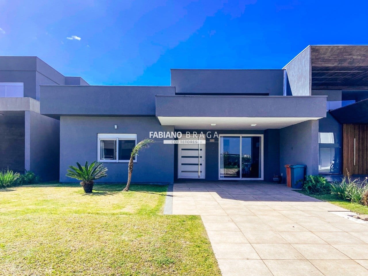 Casa Condomínio com 200m², 3 dormitórios, 3 suítes, 2 vagas, Riviera em Xangri-Lá