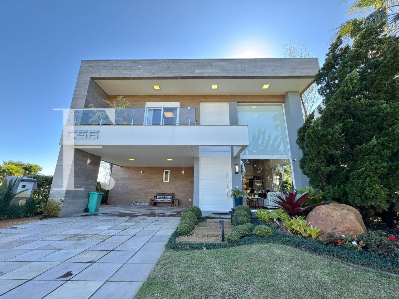 Sobrado com 420m², 5 dormitórios, 2 vagas, Enseada Lagos em Xangri-Lá
