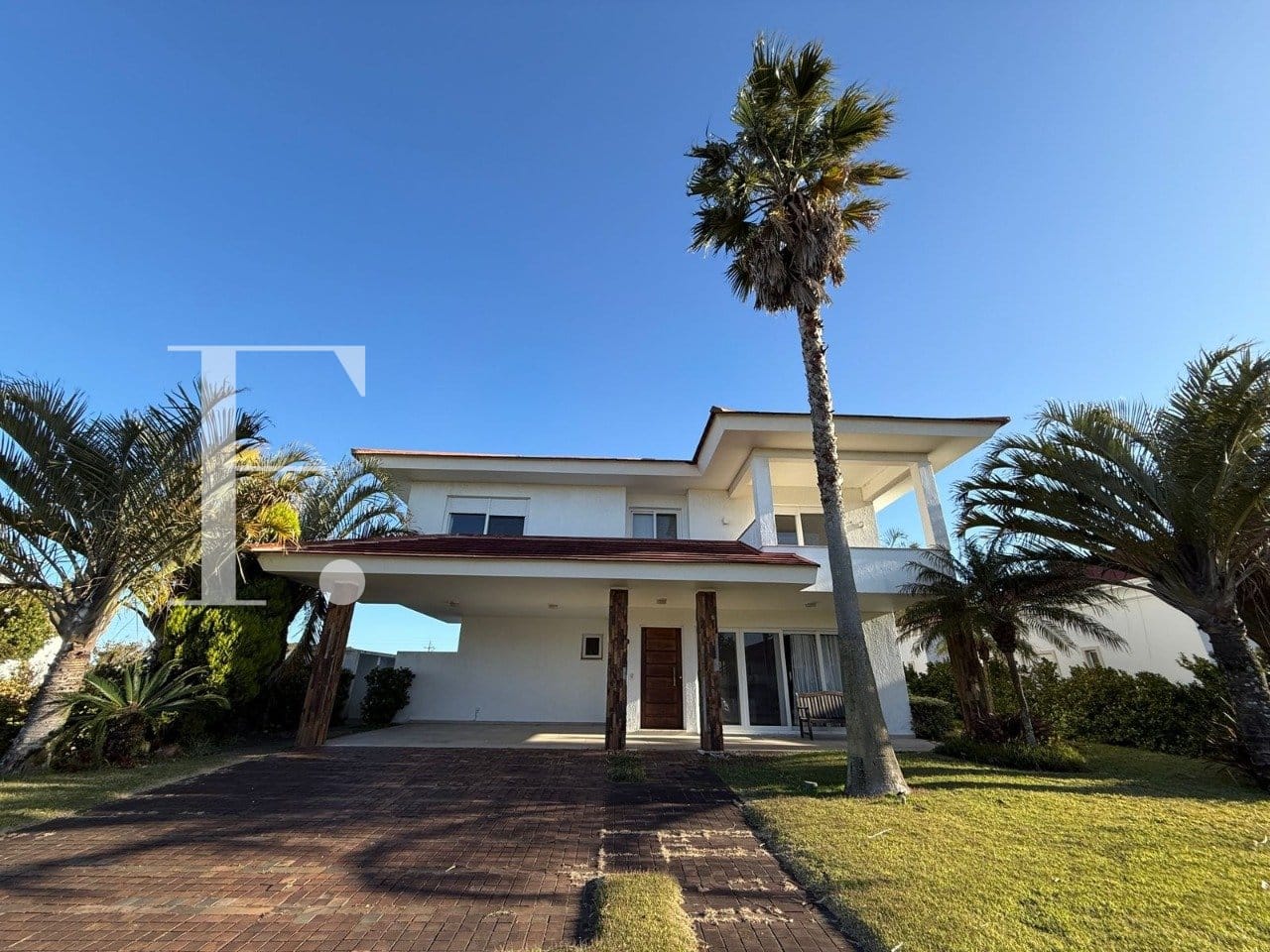 Sobrado com 370m², 4 dormitórios, 4 suítes, 2 vagas, Green Village Golf Club em Xangri-Lá