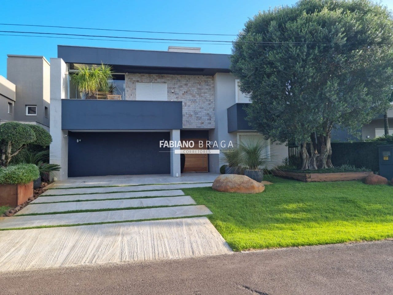 Sobrado com 550m², 5 dormitórios, 5 suítes, 2 vagas, Bosques de Atlântida em Xangri-Lá