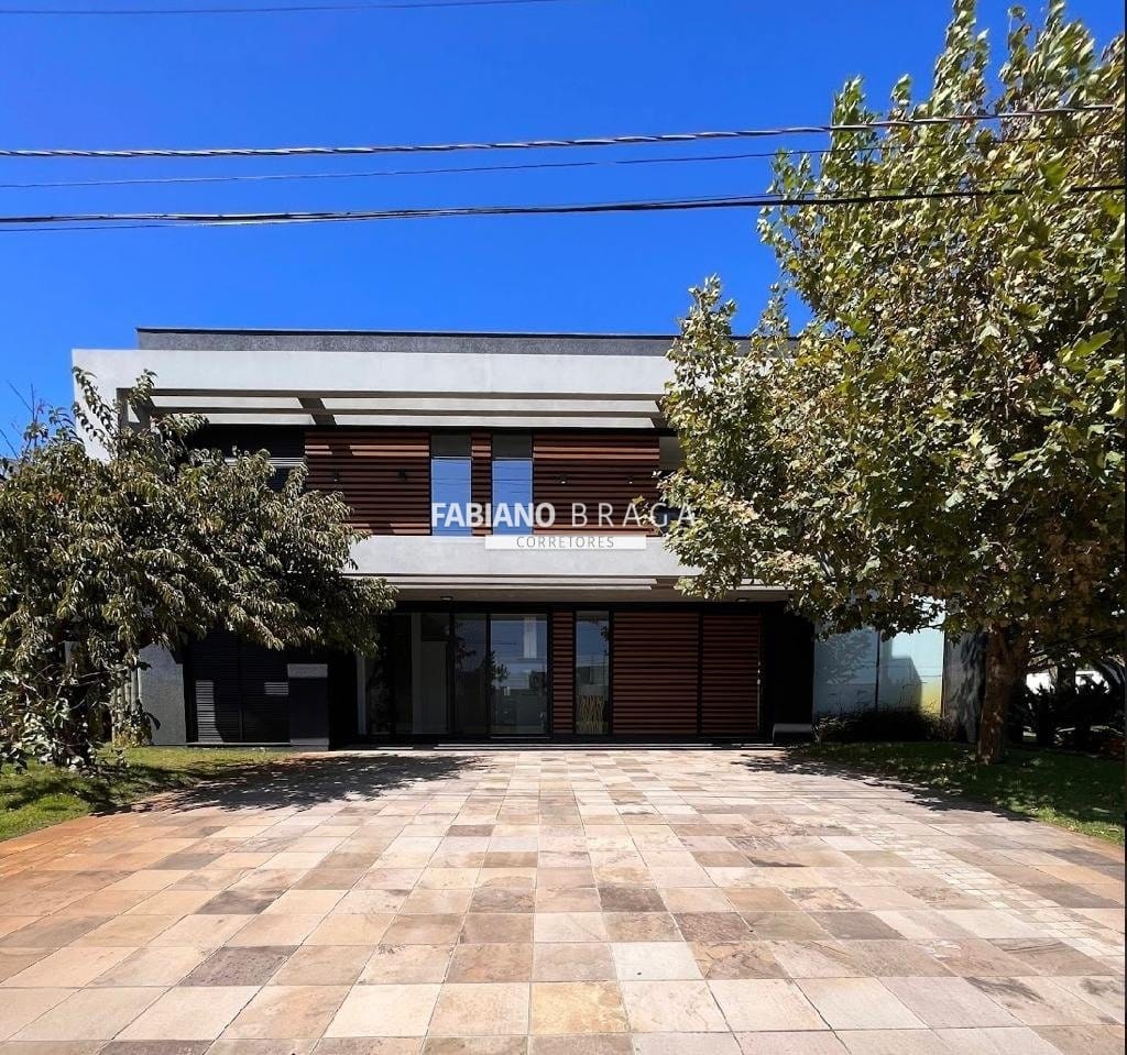 Sobrado com 320m², 5 dormitórios, 5 suítes, 3 vagas, Enseada Lagos em Xangri-Lá
