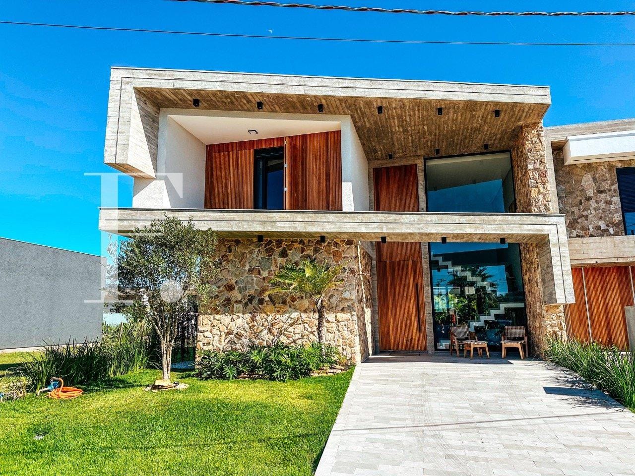Sobrado com 263m², 4 dormitórios, 4 suítes, Sunset em Xangri-Lá