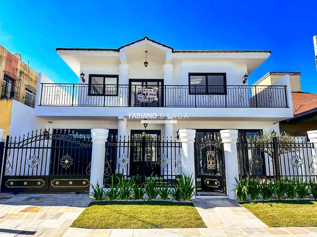 Casa com 469m², 5 dormitórios, 5 suítes, 3 vagas, no bairro Atlântida em Xangri-Lá