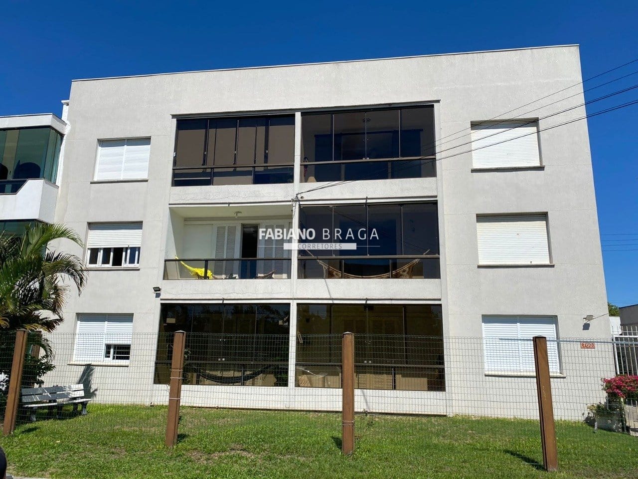 Apartamento com 70m², 2 dormitórios, 1 vaga, Edifício Aracai em Xangri-Lá