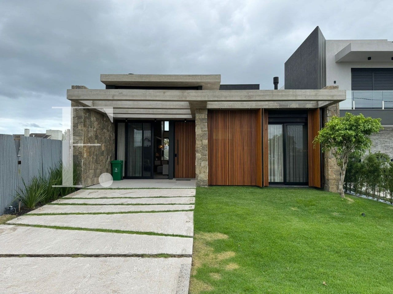 Casa Condomínio com 160m², 4 dormitórios, 4 suítes, 2 vagas, Sunset em Xangri-Lá