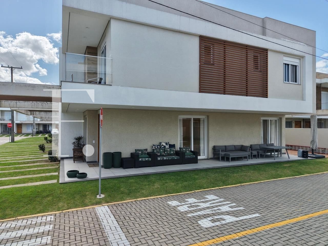 Sobrado com 138m², 3 dormitórios, 1 suíte, 2 vagas, Murano em Capão da Canoa