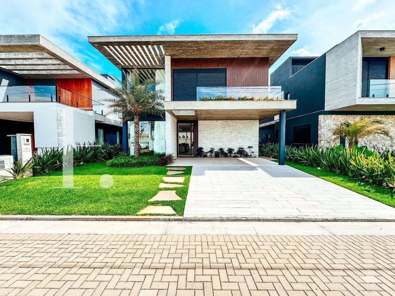 Sobrado com 360m², 5 dormitórios, 5 suítes, 2 vagas, Amare Home Resort em Xangri-Lá
