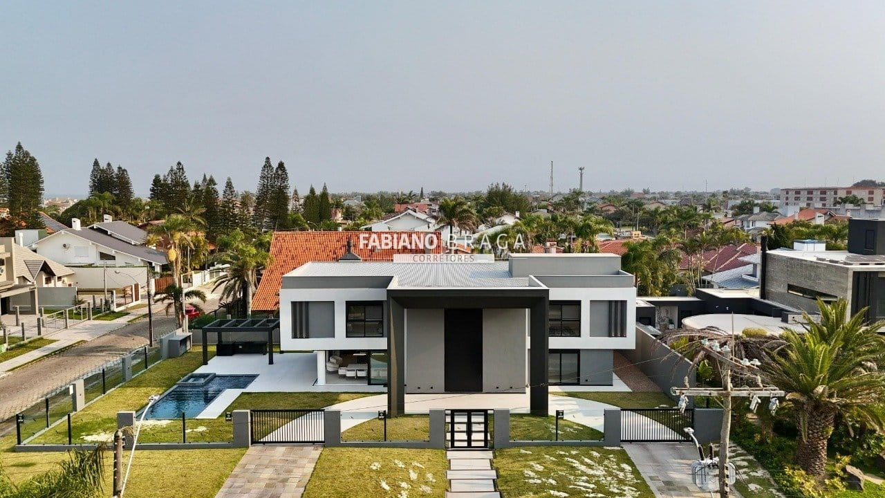 Casa com 390m², 5 dormitórios, 5 suítes, no bairro Atlântida em Xangri-Lá
