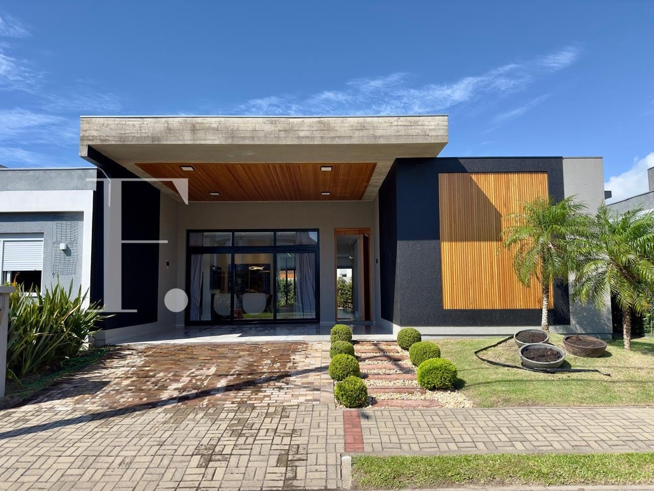 Sobrado com 228m², 4 dormitórios, 4 suítes, 2 vagas, Sea Coast em Xangri-Lá