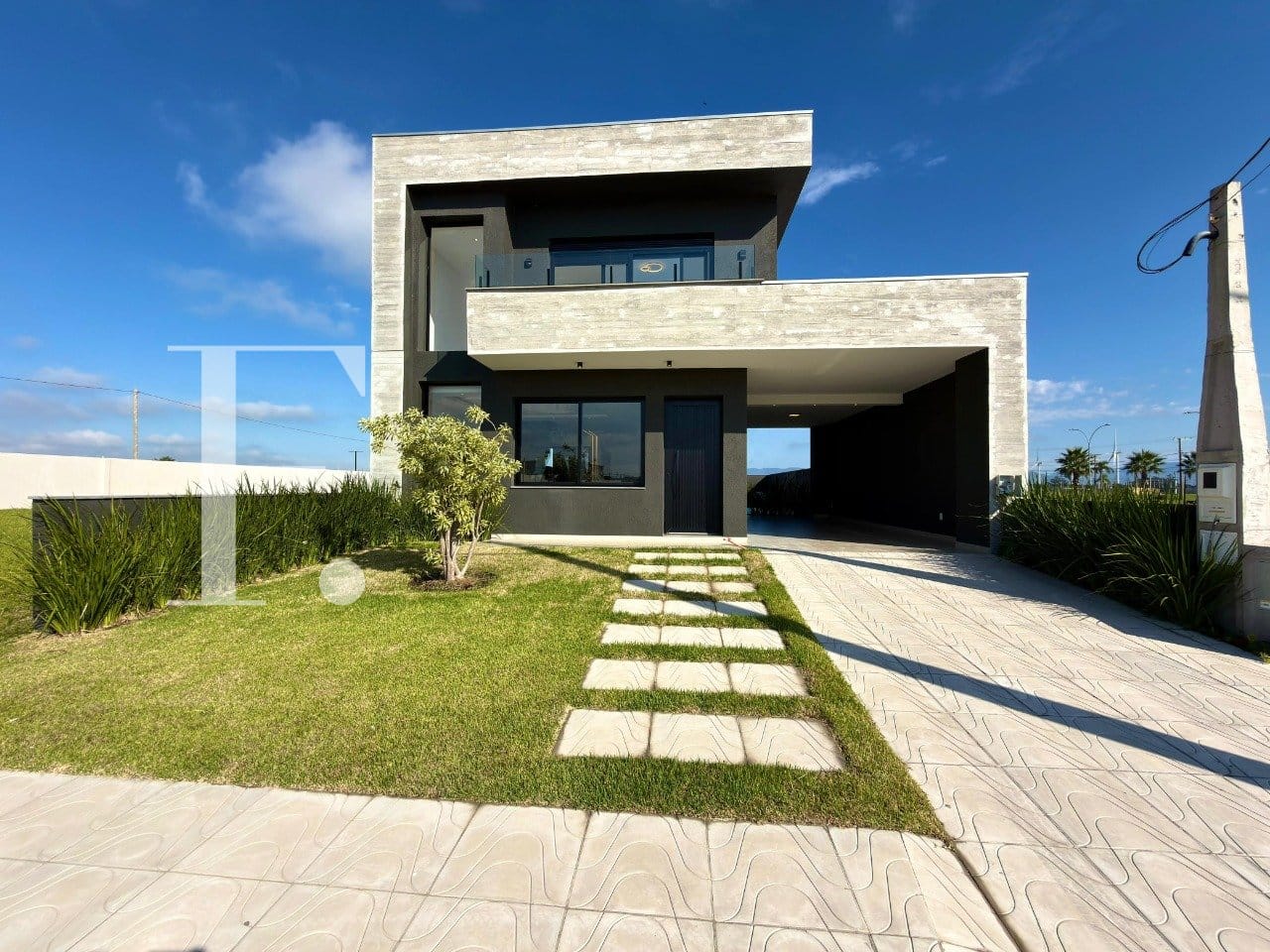 Sobrado com 230m², 4 dormitórios, 1 suíte, 2 vagas, Nova Xangri-Lá em Xangri-Lá