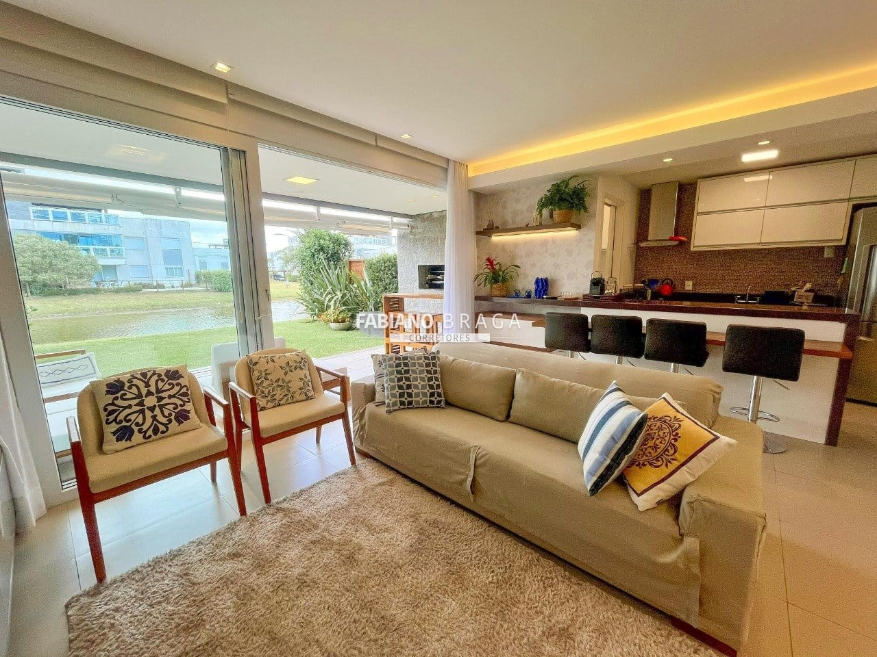 Apartamento com 118m², 2 dormitórios, 1 suíte, 2 vagas, Rossi Atlântida em Xangri-Lá