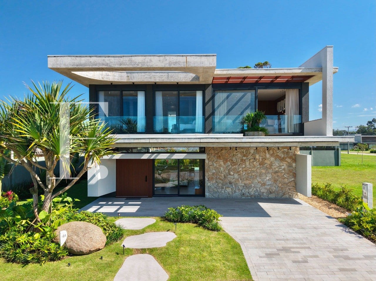 Sobrado com 410m², 5 dormitórios, 5 suítes, 2 vagas, Lótus em Xangri-Lá