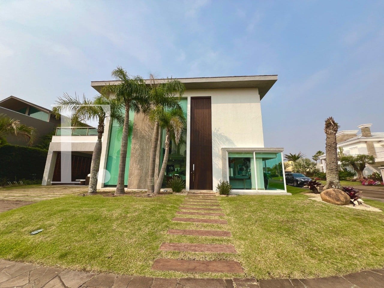 Sobrado com 400m², 5 dormitórios, 5 suítes, 2 vagas, Las Dunas em Xangri-Lá