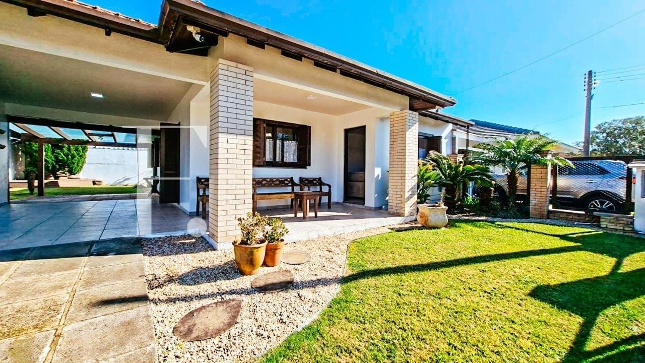 Casa com 130m², 3 dormitórios, 1 suíte, 3 vagas, no bairro Noiva do Mar em Xangri-Lá