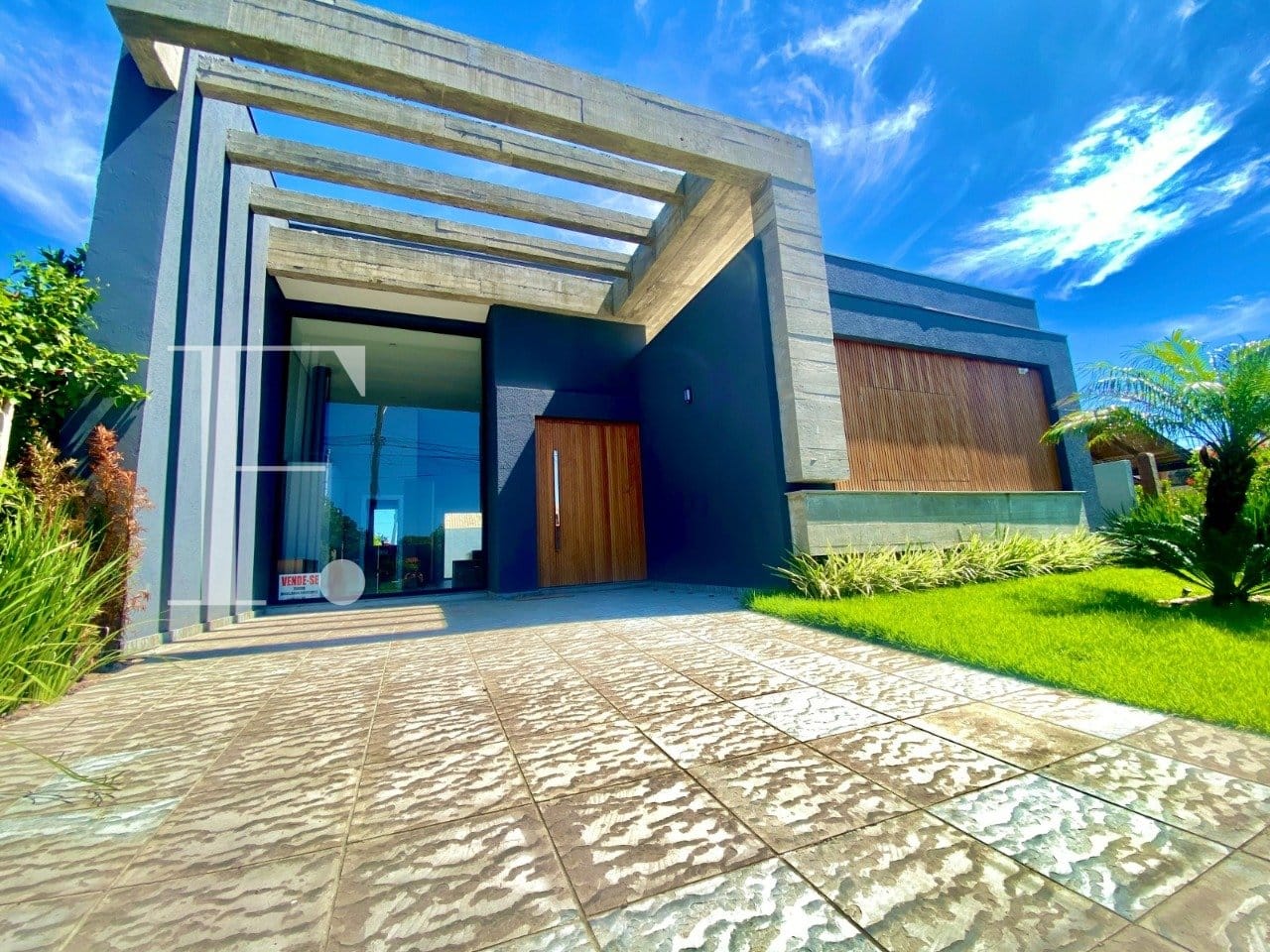 Casa com 170m², 4 dormitórios, 4 suítes, 2 vagas, no bairro Centro em Xangri-Lá