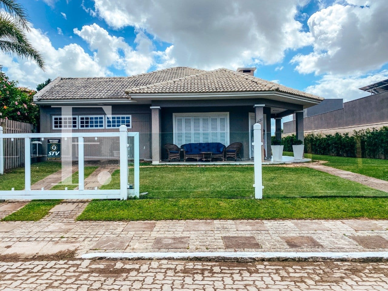 Casa com 163m², 3 dormitórios, 1 suíte, 1 vaga, no bairro Atlântida em Xangri-Lá