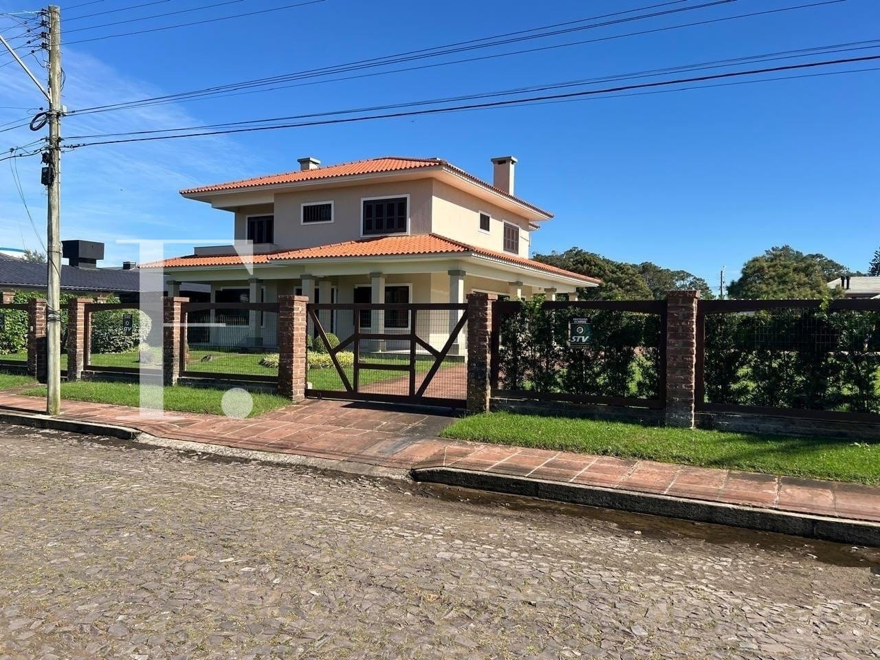 Casa com 306m², 5 dormitórios, 1 suíte, no bairro Atlântida em Xangri-Lá