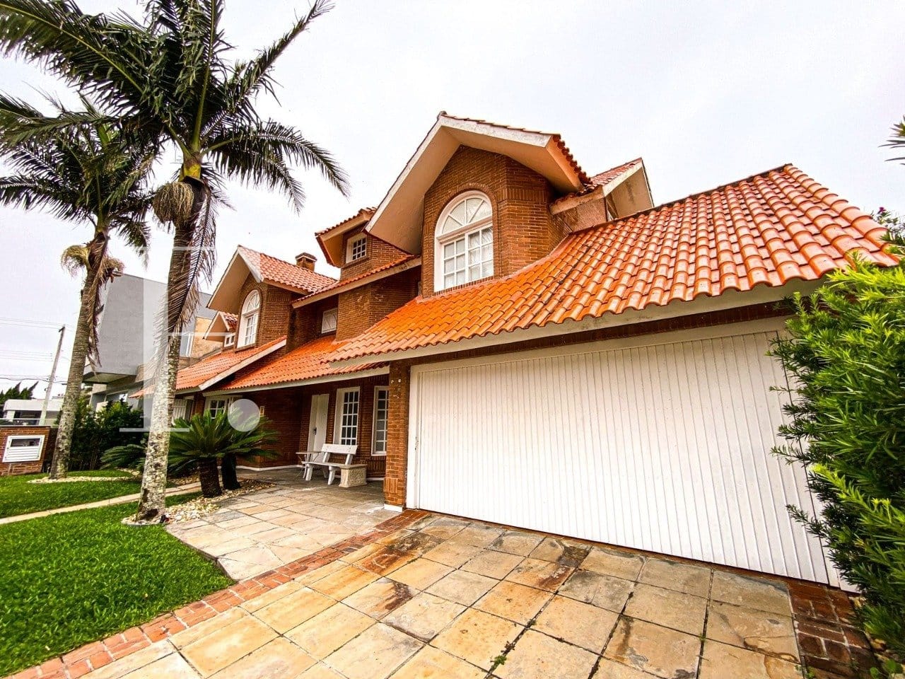 Casa com 287m², 5 dormitórios, 5 suítes, 2 vagas, no bairro Atlântida em Xangri-Lá