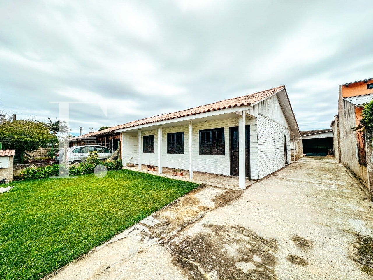 Casa com 52m², 3 dormitórios, 3 vagas, no bairro Rainha do Mar em Xangri-Lá