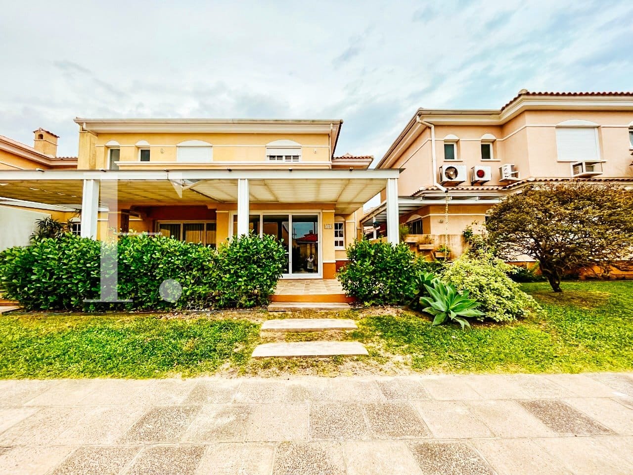 Sobrado com 81m², 4 dormitórios, 1 suíte, 1 vaga, Villas Resort em Xangri-Lá