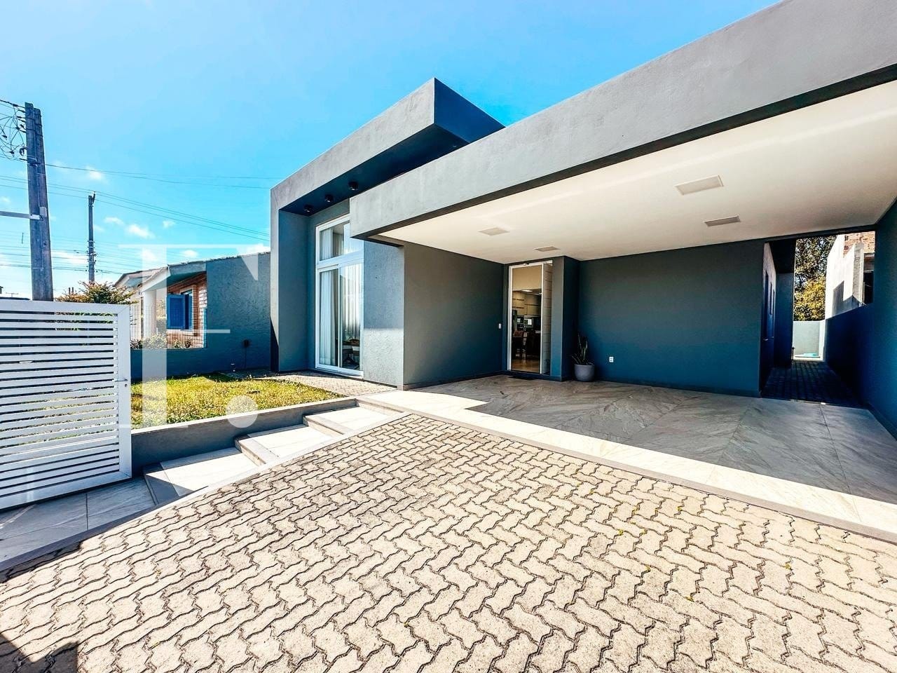 Casa com 160m², 3 dormitórios, 1 suíte, 2 vagas, no bairro Rainha do Mar em Xangri-Lá