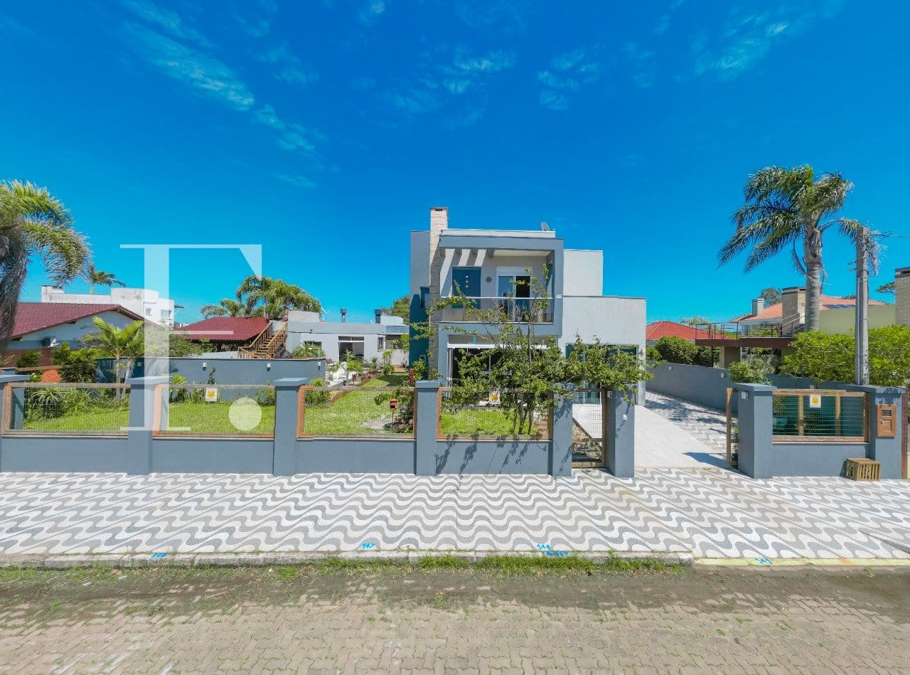 Casa com 222m², 3 dormitórios, 2 suítes, no bairro Atlântida em Xangri-Lá