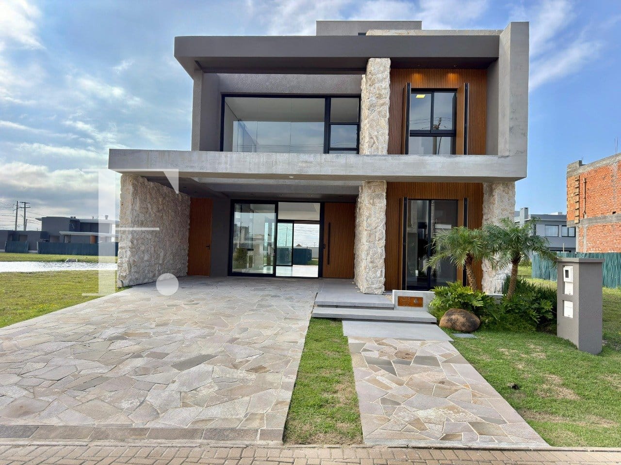Sobrado com 235m², 4 dormitórios, 4 suítes, 2 vagas, Zen Concept Resort em Xangri-Lá