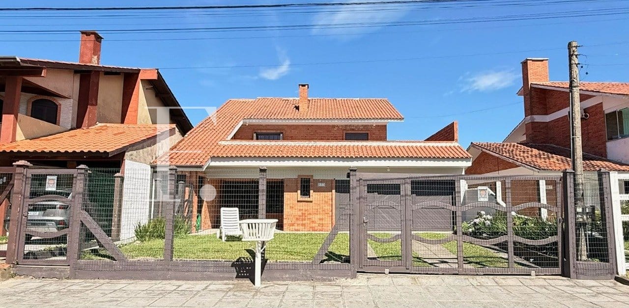 Casa com 289m², 5 dormitórios, 1 suíte, 2 vagas, no bairro Noiva do Mar em Xangri-Lá