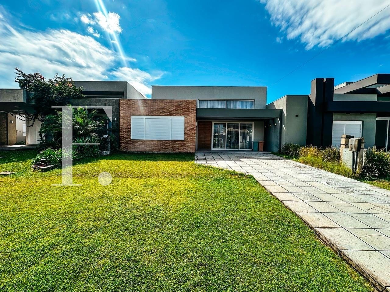 Casa Condomínio com 200m², 4 dormitórios, 4 suítes, 2 vagas, Riviera em Xangri-Lá