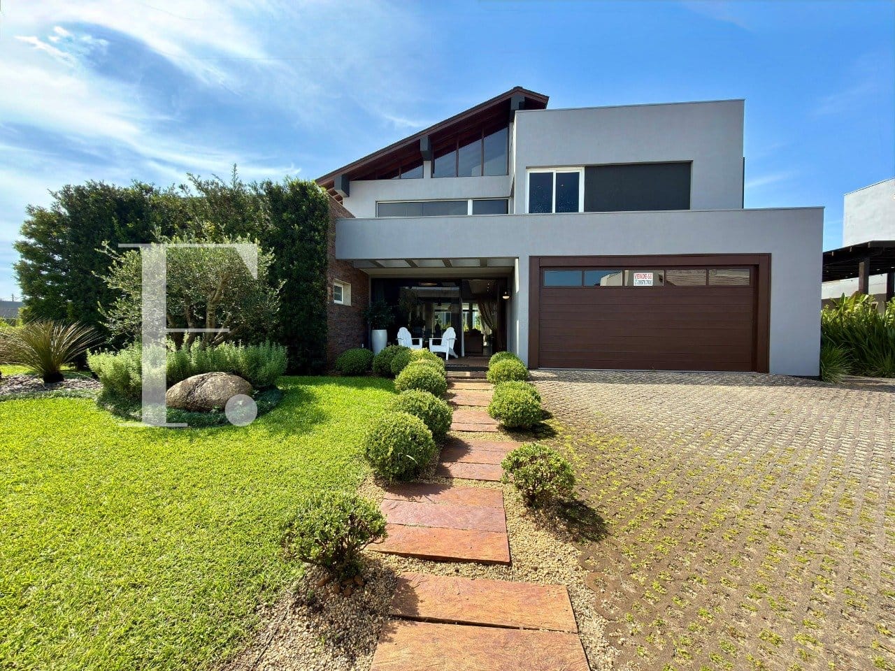 Sobrado com 370m², 6 dormitórios, 3 suítes, 2 vagas, Lagoa do Passo em Osório
