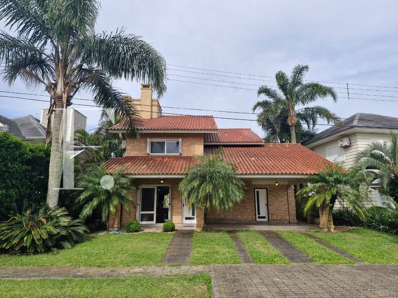 Sobrado com 230m², 4 dormitórios, 2 suítes, 2 vagas, Atlântida Lagos Park em Xangri-Lá
