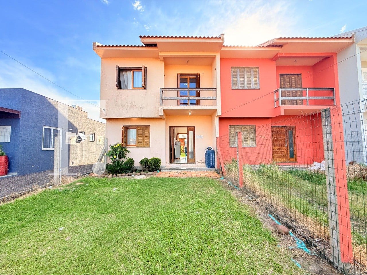 Duplex com 78m², 3 dormitórios, 2 vagas, no bairro Rainha do Mar em Xangri-Lá