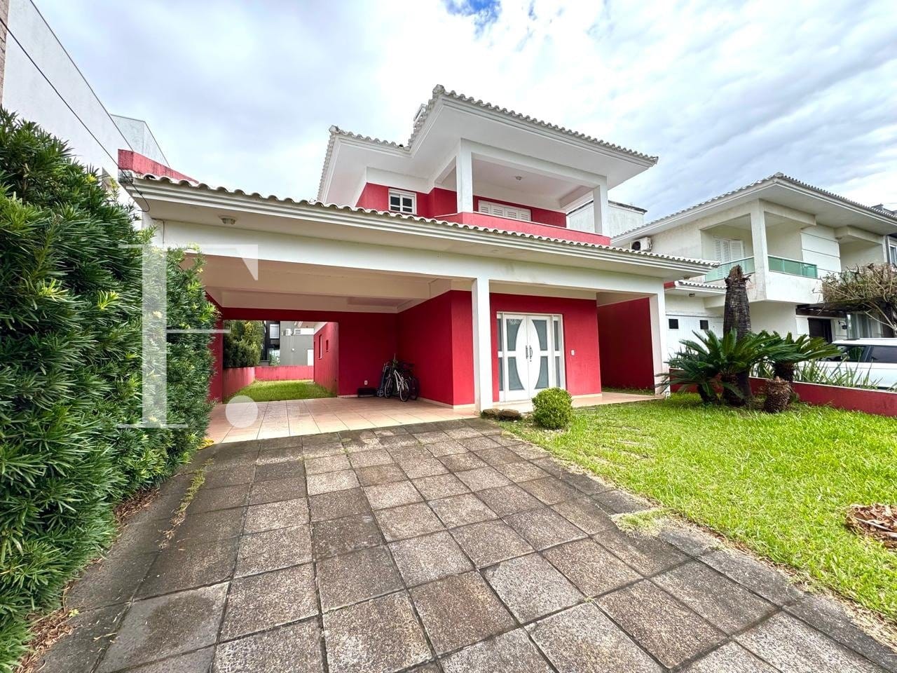 Sobrado com 192m², 3 dormitórios, 3 suítes, 2 vagas, Condado de Capão em Capão da Canoa