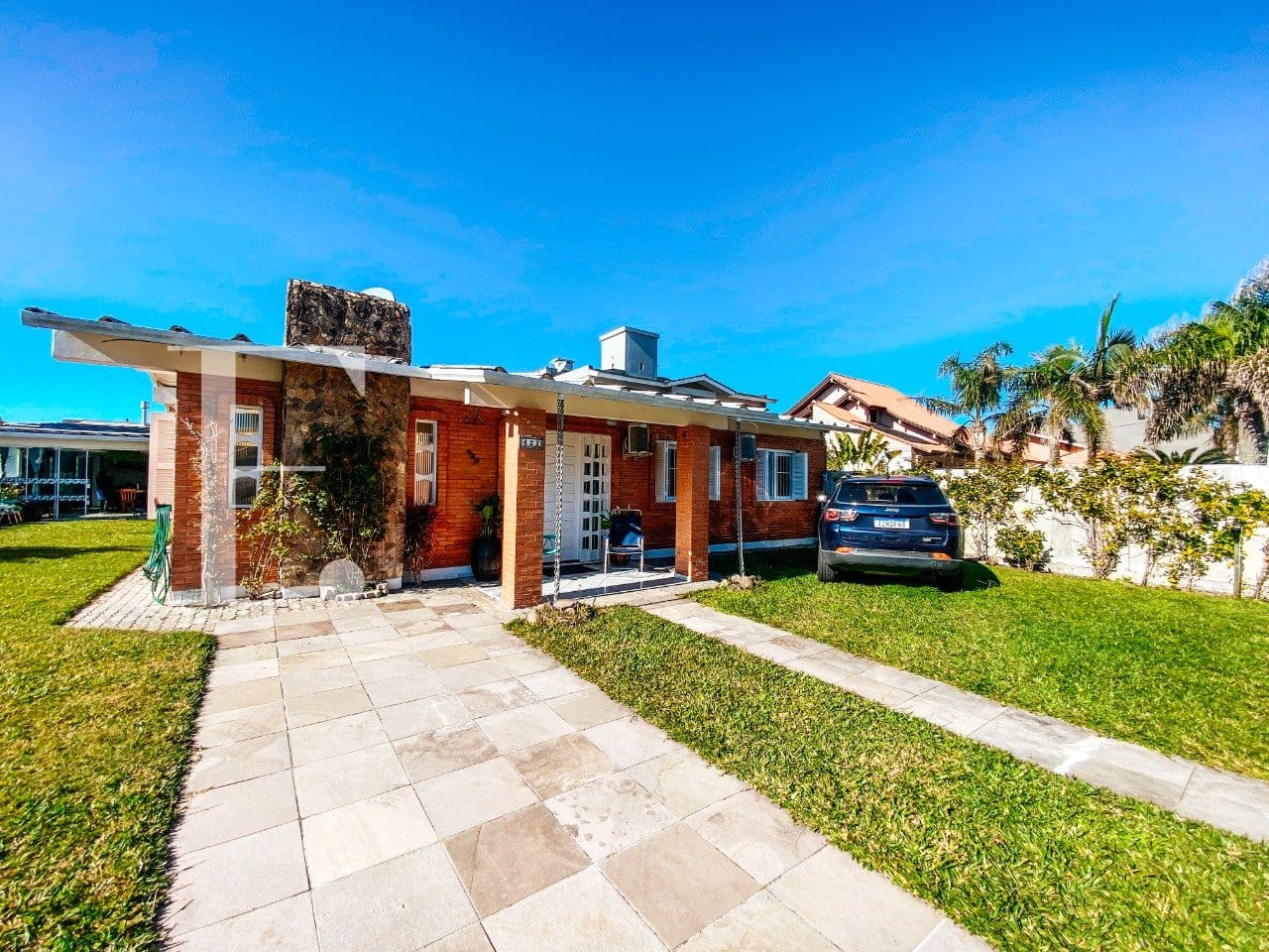 Casa com 175m², 7 dormitórios, 1 suíte, 4 vagas, no bairro Centro de Xangri-Lá em Xangri-Lá