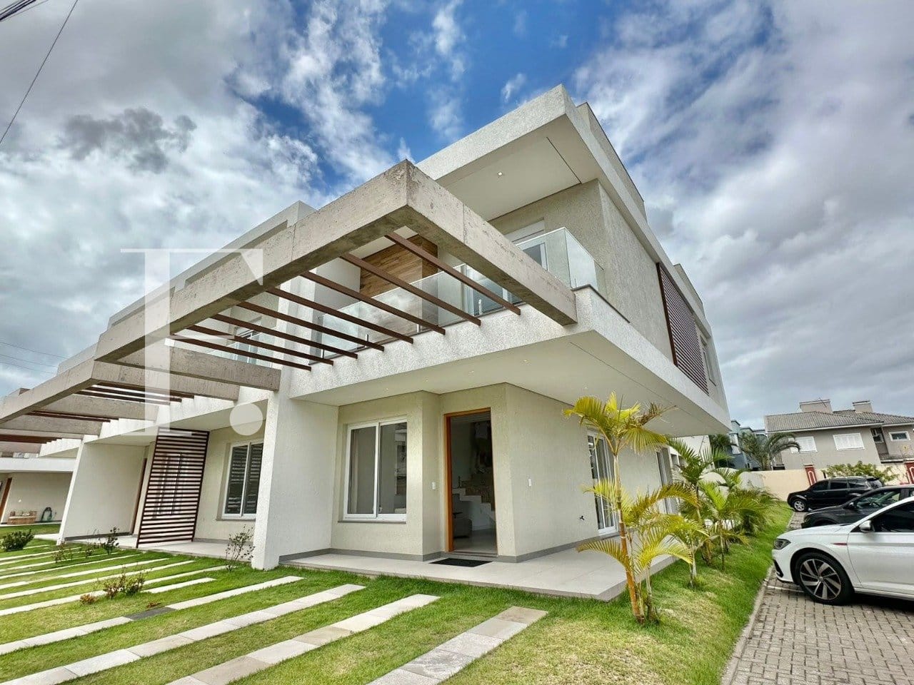 Sobrado com 144m², 3 dormitórios, 1 suíte, 2 vagas, Murano em Capão da Canoa