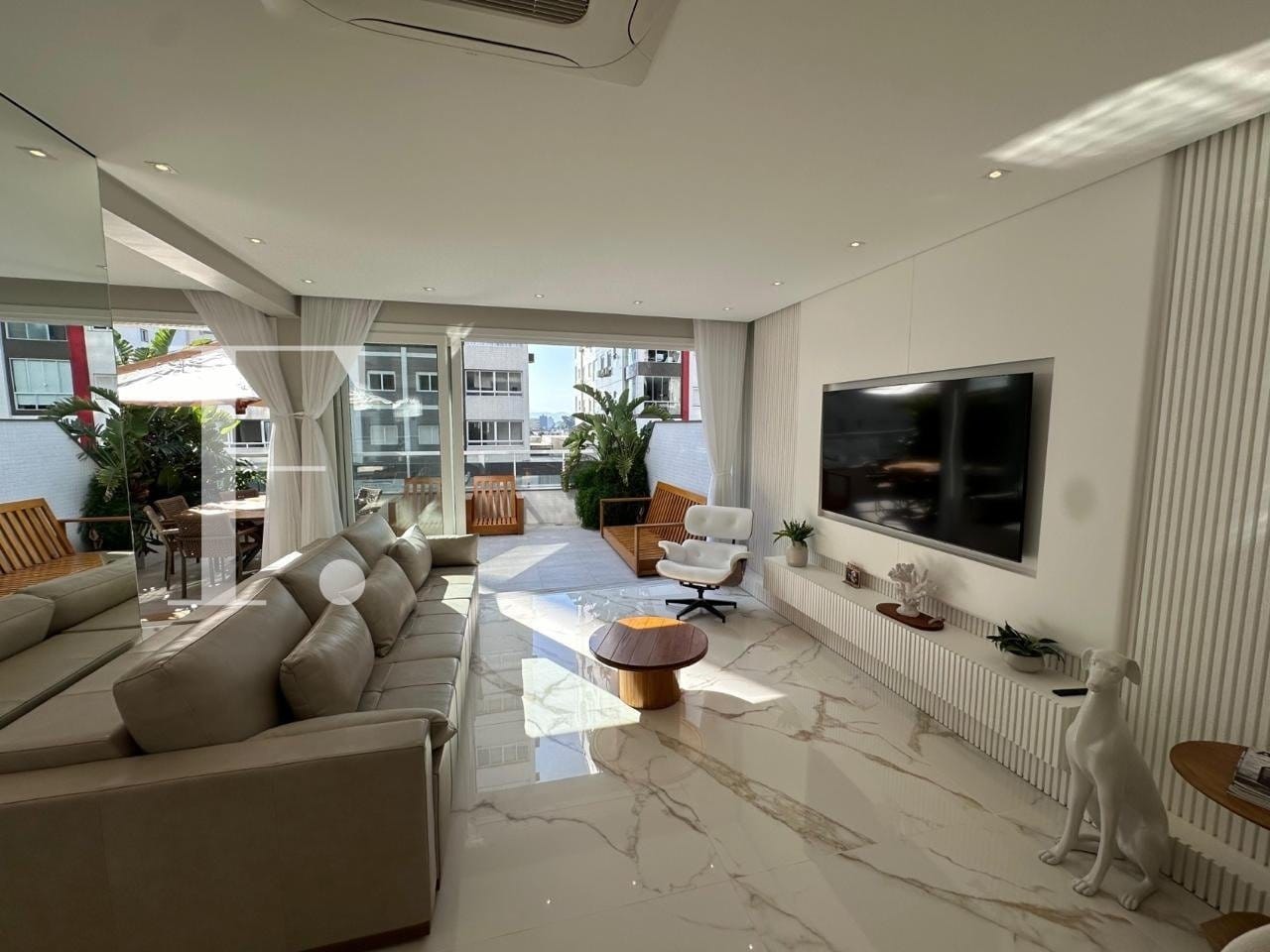 Apartamento com 184m², 3 dormitórios, 1 suíte, 2 vagas, Absoluto Palace em Capão da Canoa