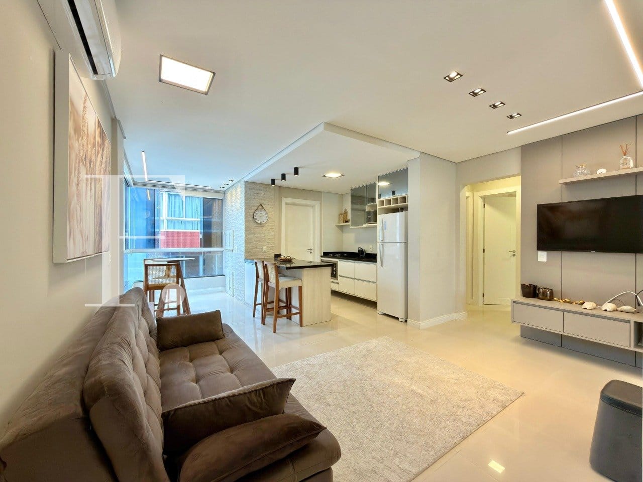 Apartamento com 73m², 2 dormitórios, 1 suíte, 1 vaga, Palazzo Benvenutti em Capão da Canoa