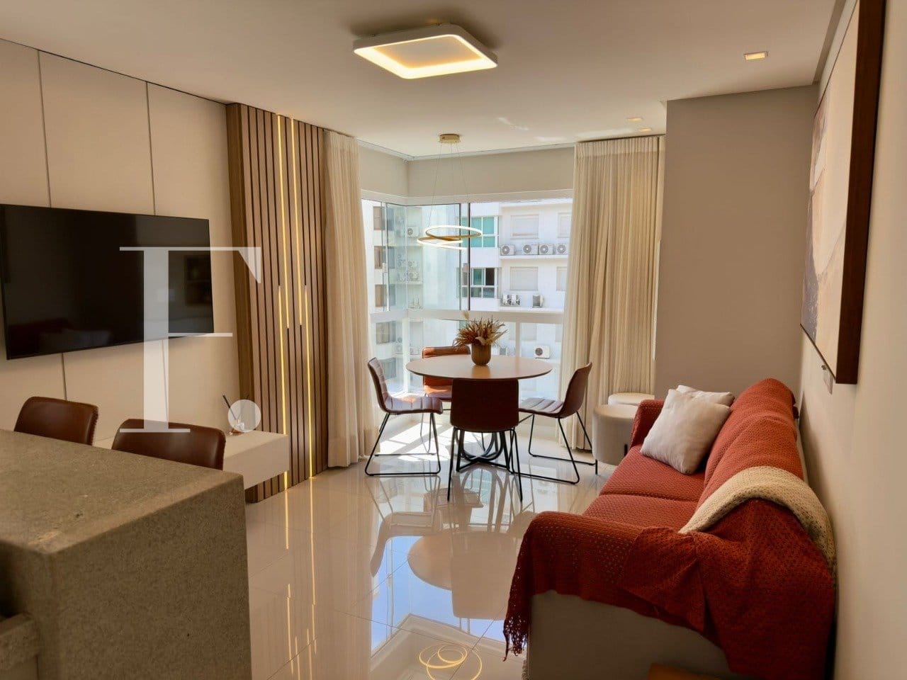 Apartamento com 65m², 2 dormitórios, 2 suítes, 1 vaga, London em Capão da Canoa