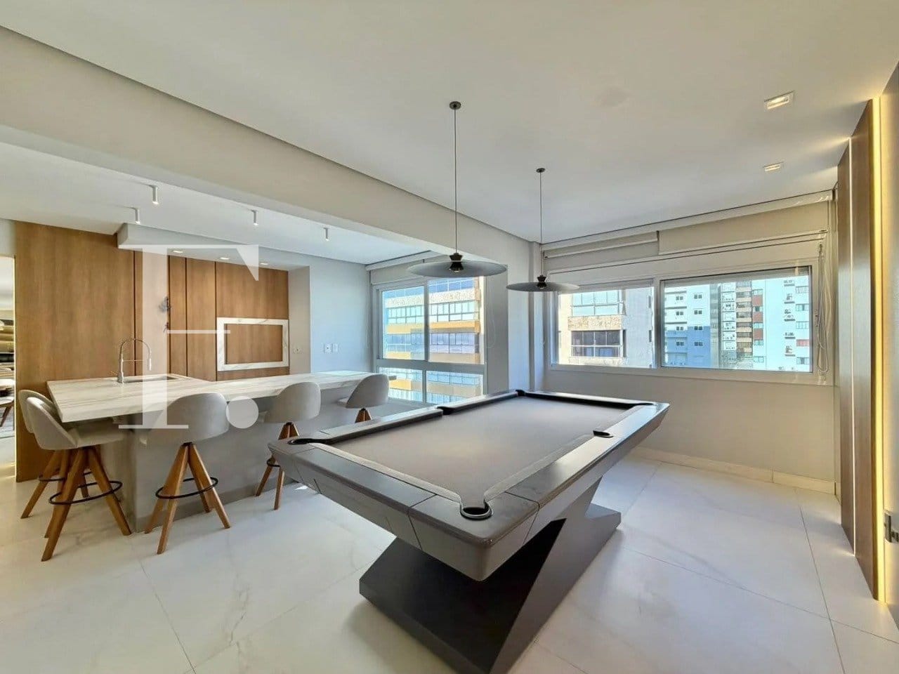Apartamento com 300m², 6 dormitórios, 5 suítes, 4 vagas, Punta Serena em Capão da Canoa