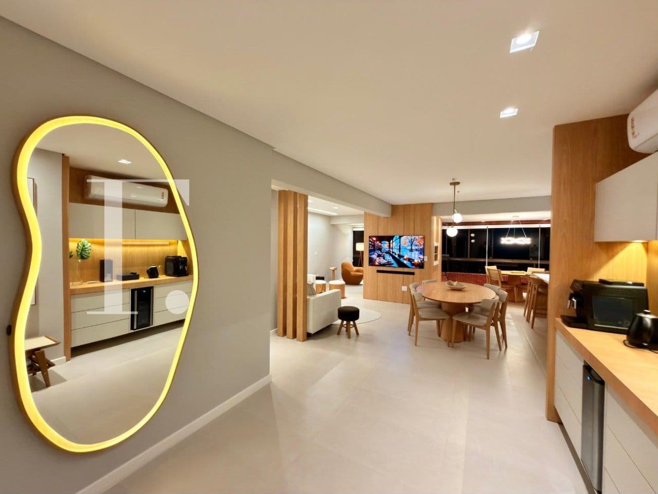 Apartamento com 137m², 3 dormitórios, 1 suíte, 2 vagas, Edifício Esther em Capão da Canoa