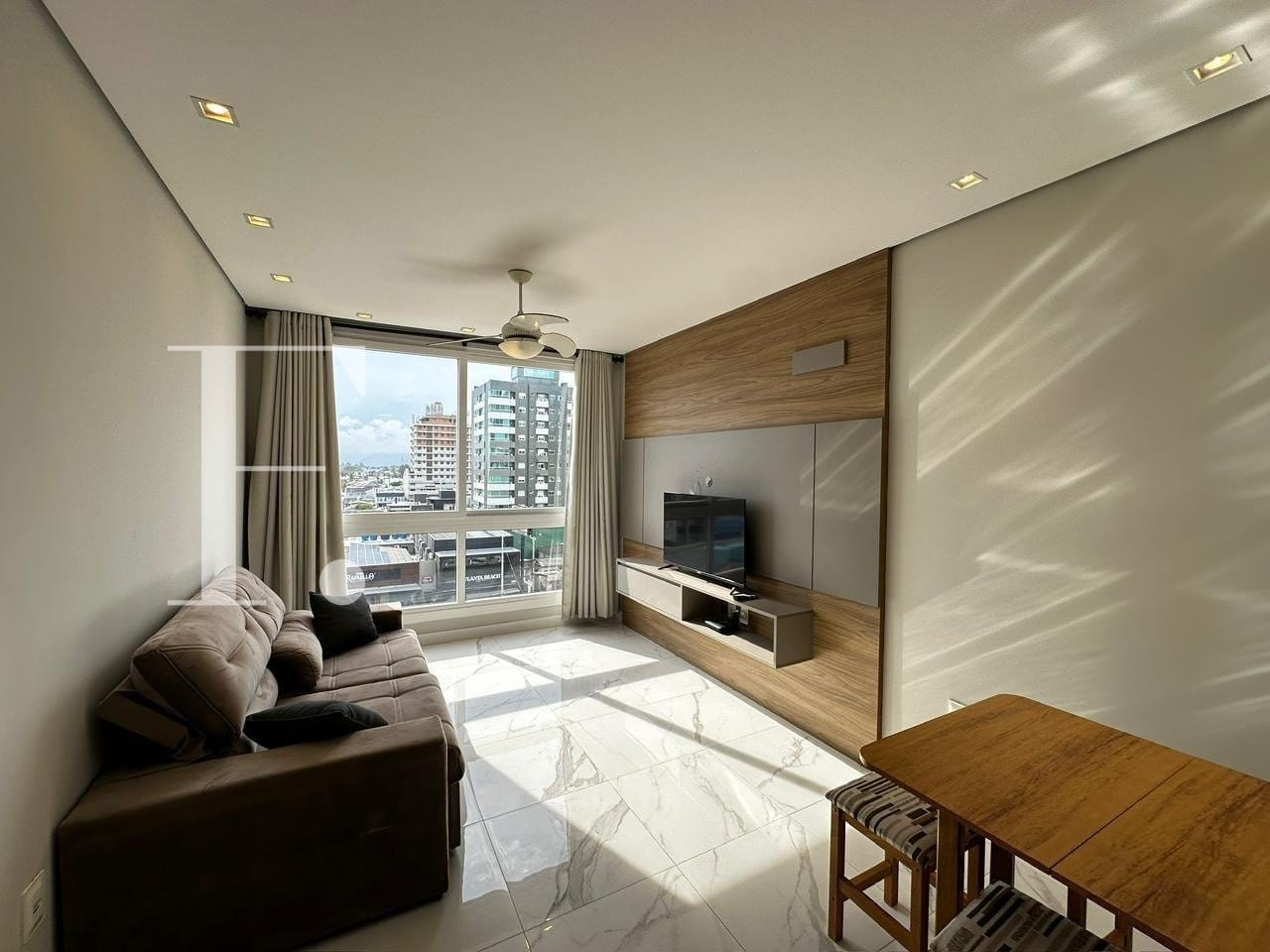 Apartamento com 68m², 2 dormitórios, 1 suíte, 1 vaga, Sunset Residence em Capão da Canoa