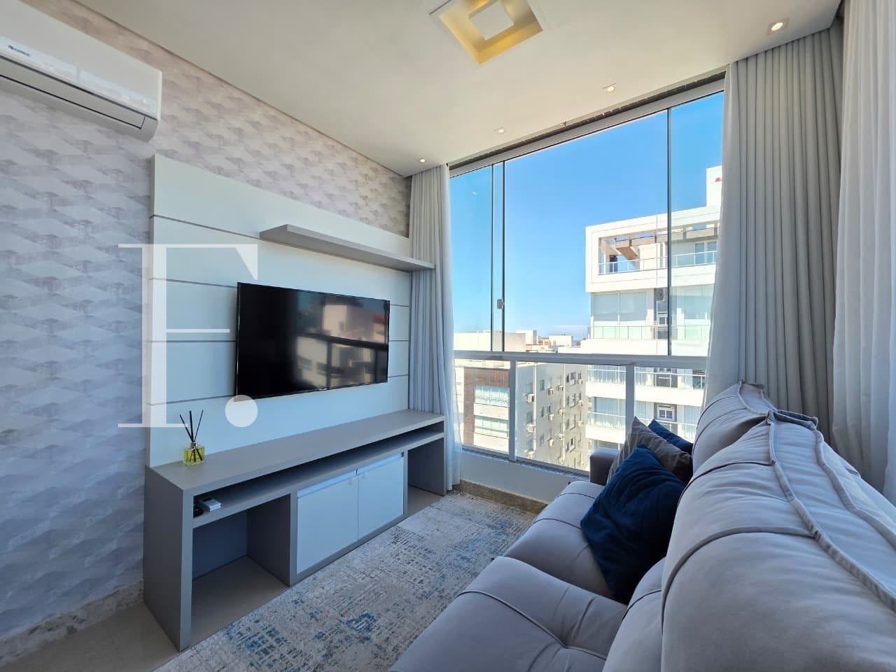Apartamento com 62m², 2 dormitórios, 1 suíte, 1 vaga, Estevam Palace em Capão da Canoa