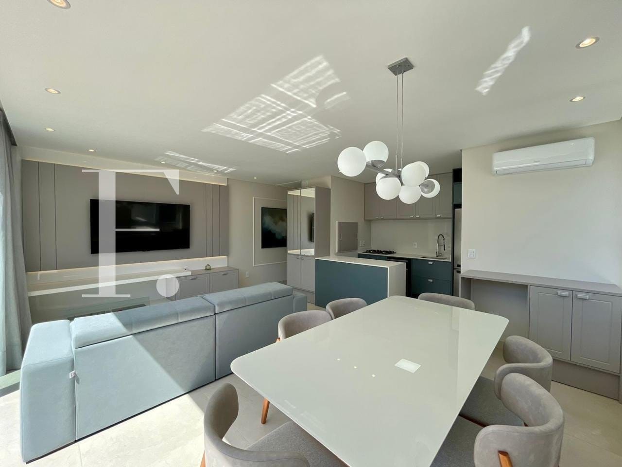 Apartamento com 128m², 3 dormitórios, 1 suíte, 2 vagas, Edifício Premium em Capão da Canoa