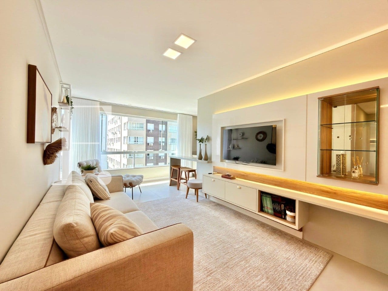 Apartamento com 65m², 2 dormitórios, 1 suíte, 3 vagas, Edifício Antônio Daltoé em Capão da Canoa