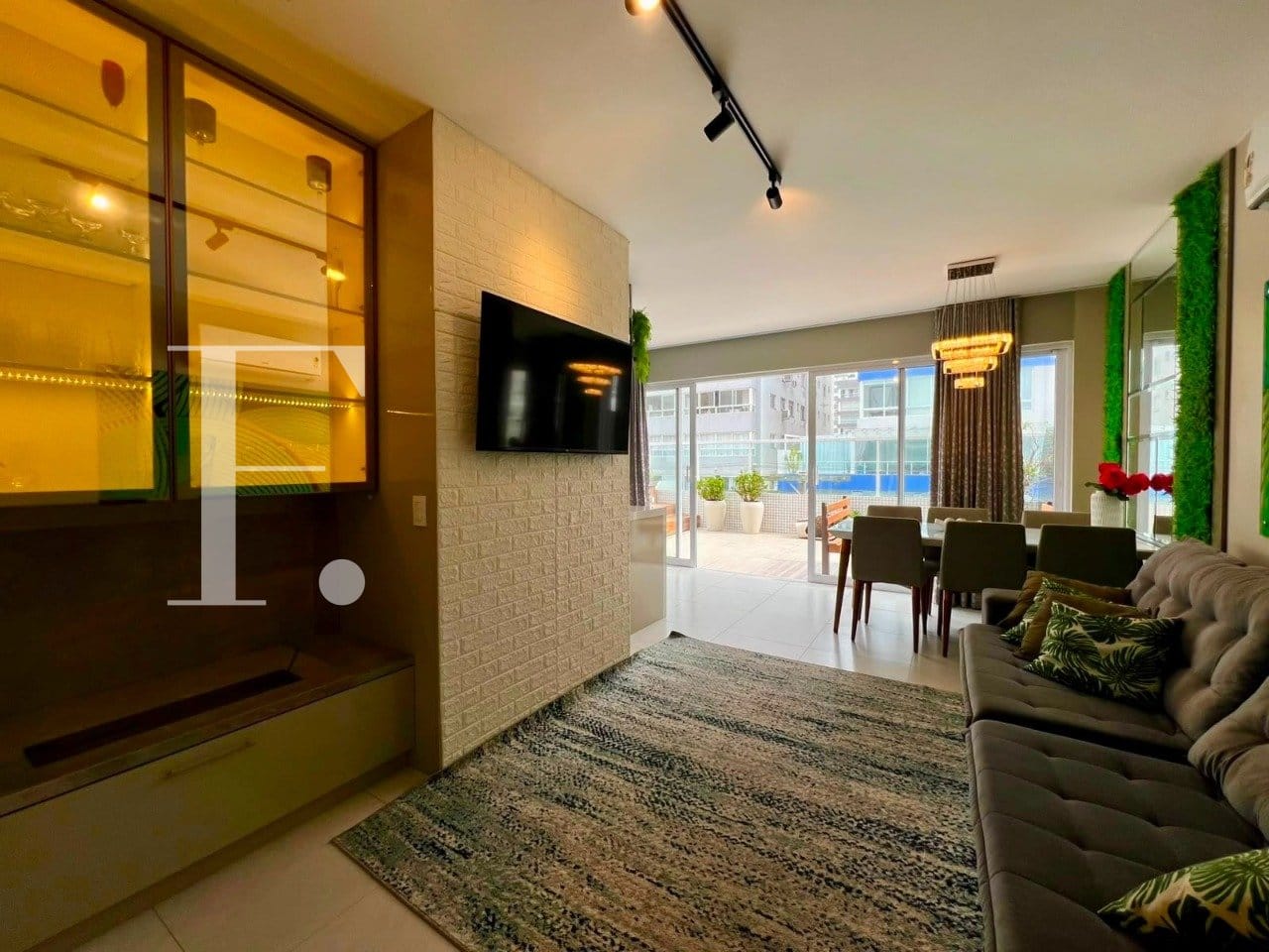 Apartamento com 200m², 3 dormitórios, 1 suíte, 2 vagas, La Rambla em Capão da Canoa