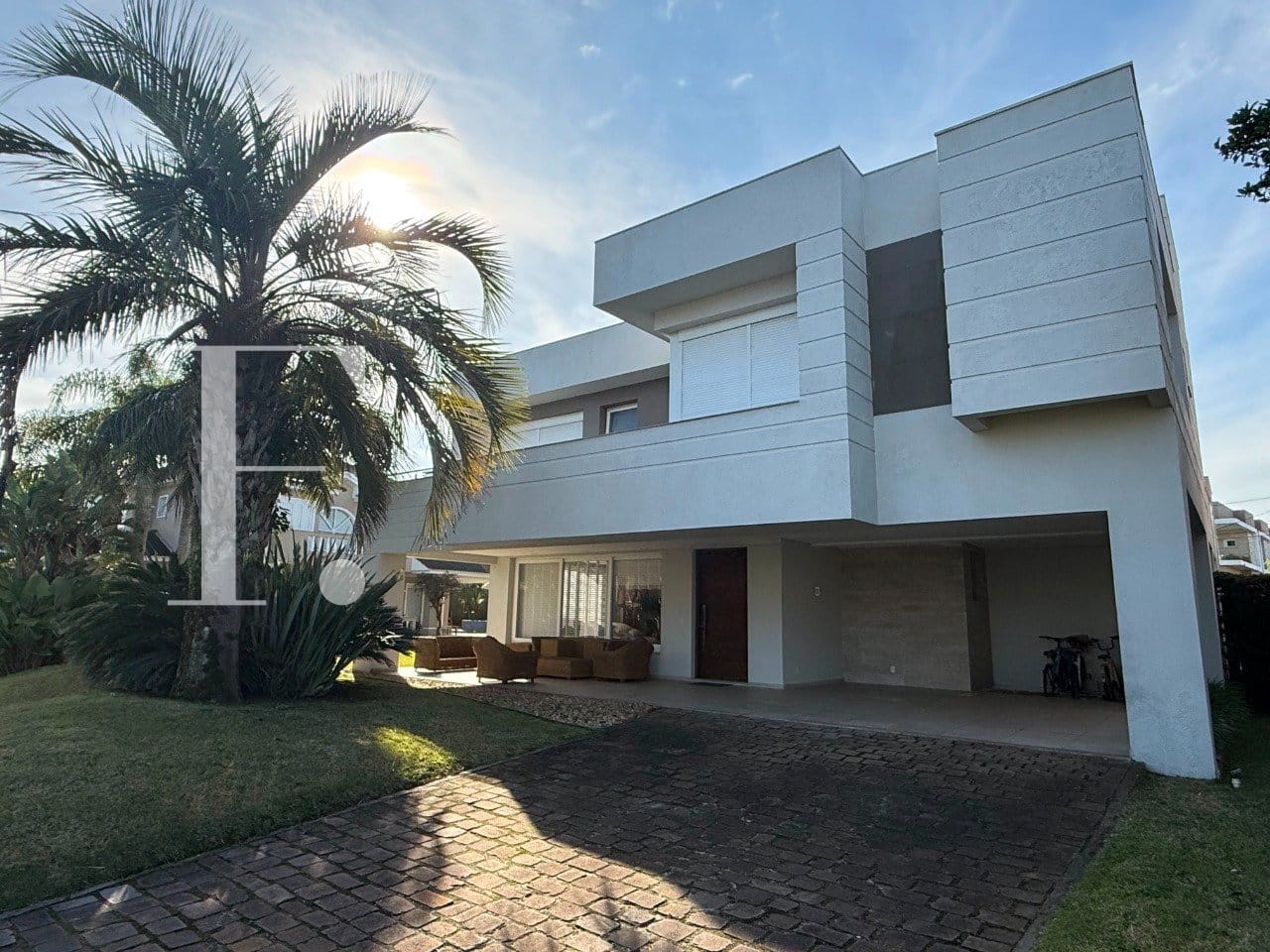 Sobrado com 245m², 4 dormitórios, 4 suítes, 4 vagas, Las Dunas em Xangri-Lá