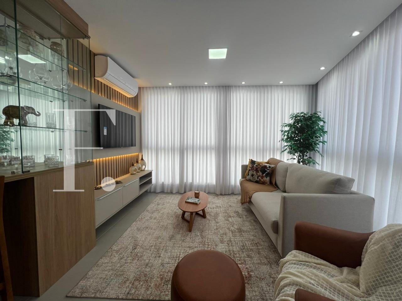 Apartamento com 101m², 3 dormitórios, 3 suítes, 2 vagas, Del Paine em Capão da Canoa