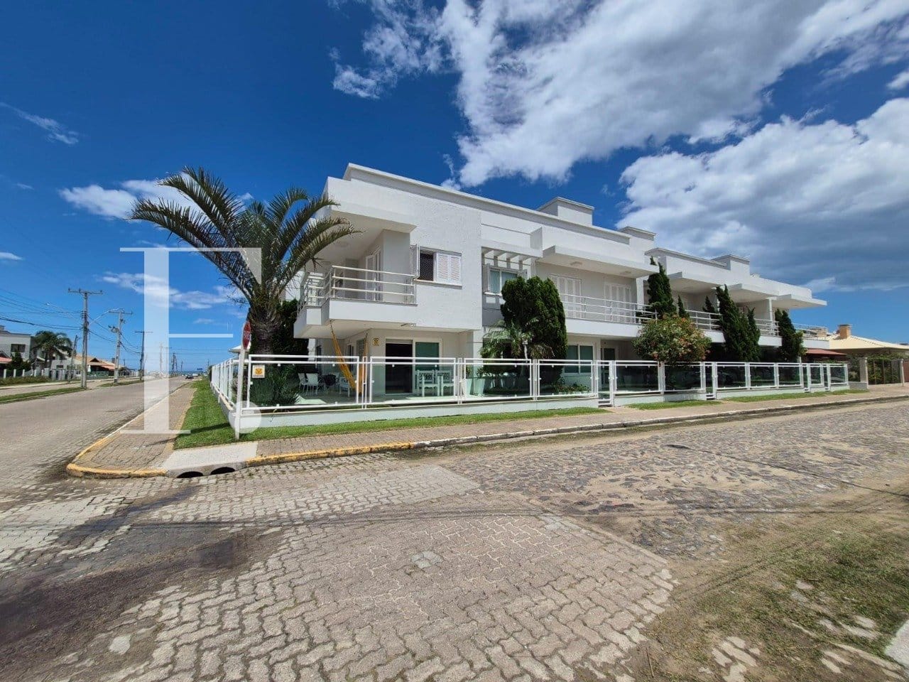 Duplex com 134m², 3 dormitórios, 3 suítes, 2 vagas, Residencial Ilhas de Xangri-Lá em Xangri-Lá